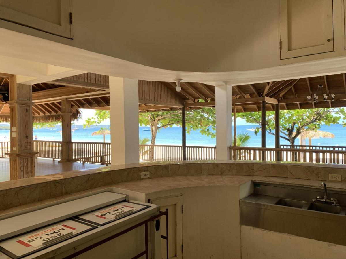 Villa Relax In Jamaica - Enjoy 7 Miles Of White Beach! Negril