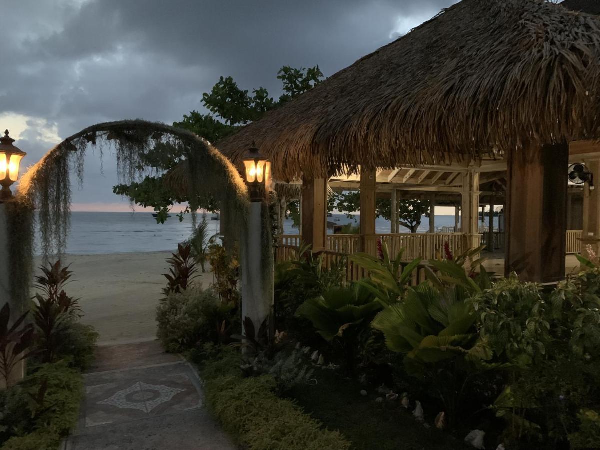 Comfy In Jamaica -enjoy 7 Miles Of White Beach! *