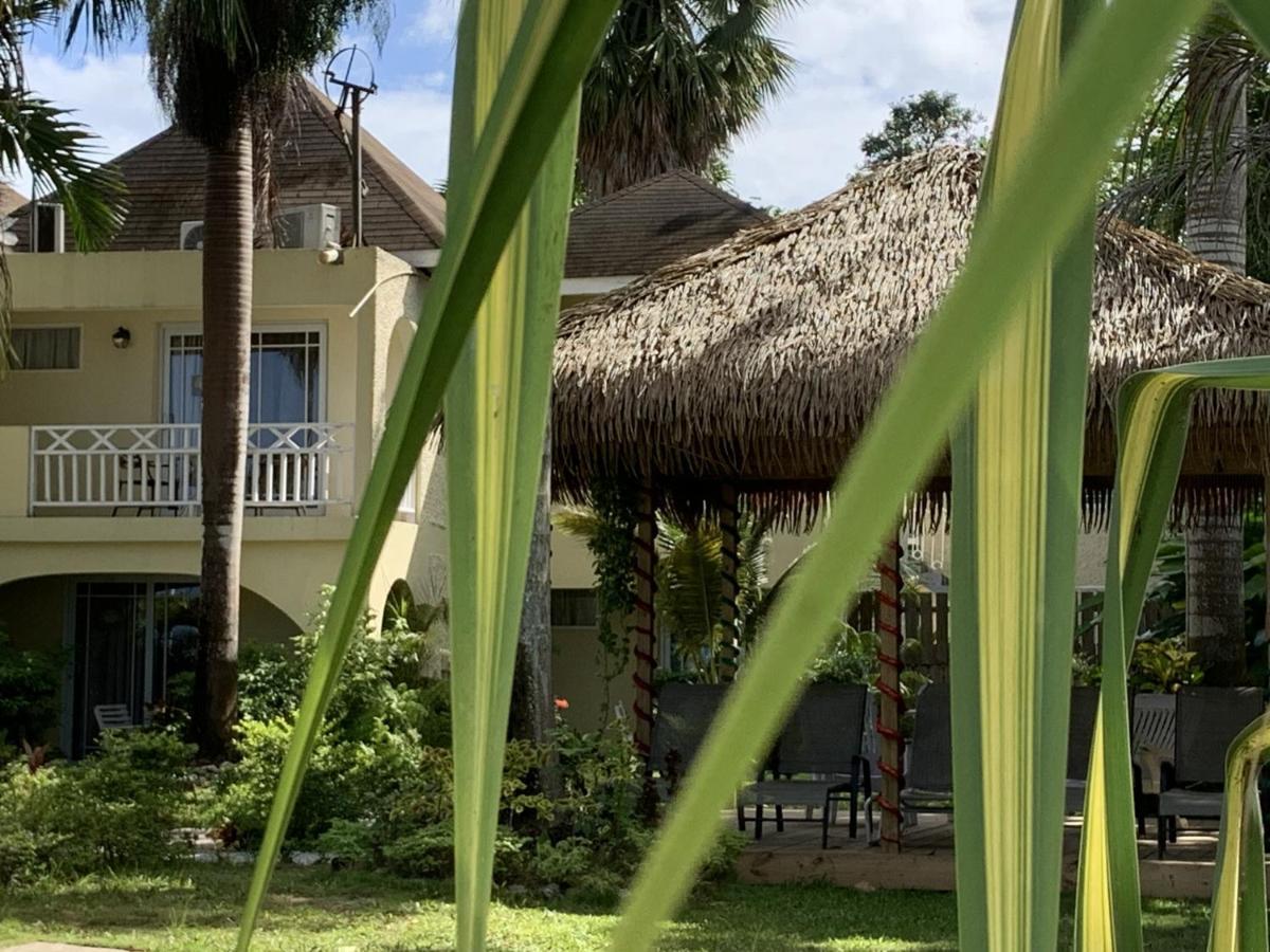 King At Oceanview In Jamaica - Enjoy 7 Miles Of White Beach!