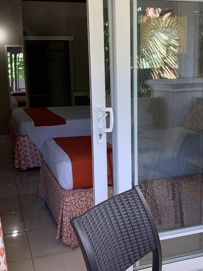 King At Oceanview In Jamaica - Enjoy 7 Miles Of White Beach!