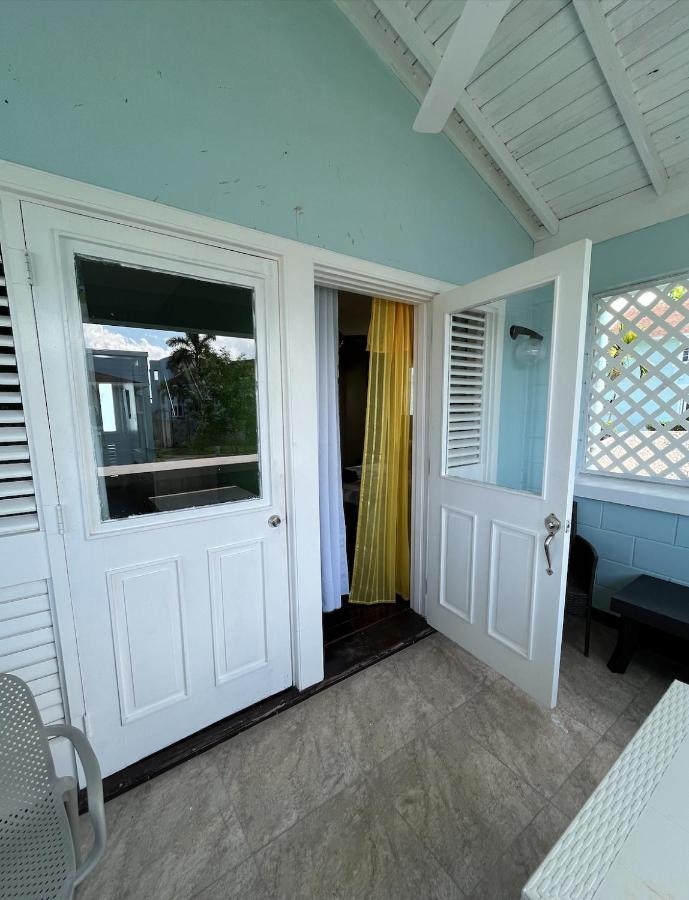 Stunning 2 Bedroom House At Point Village