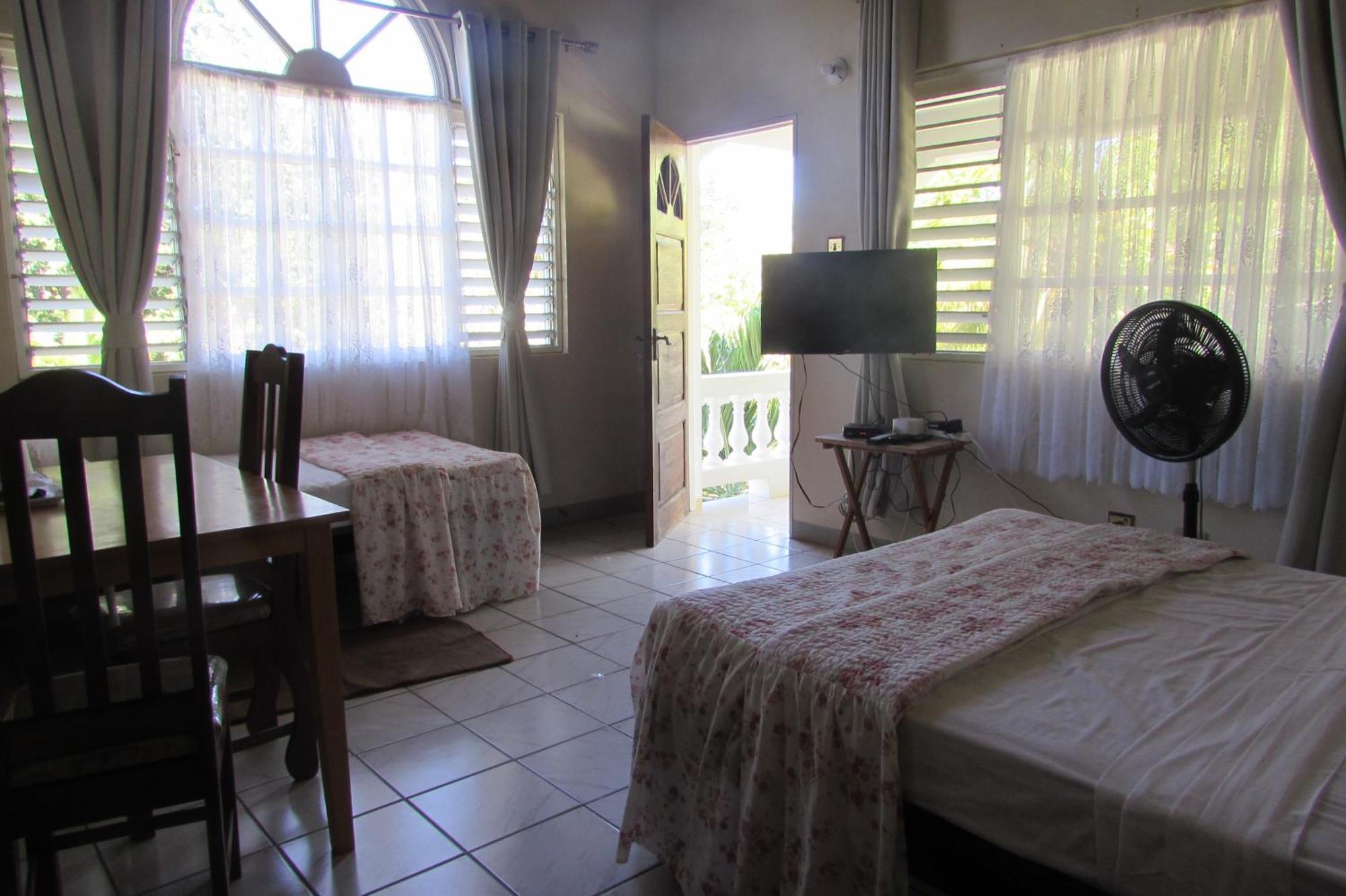 Nelsons Retreat * Negril