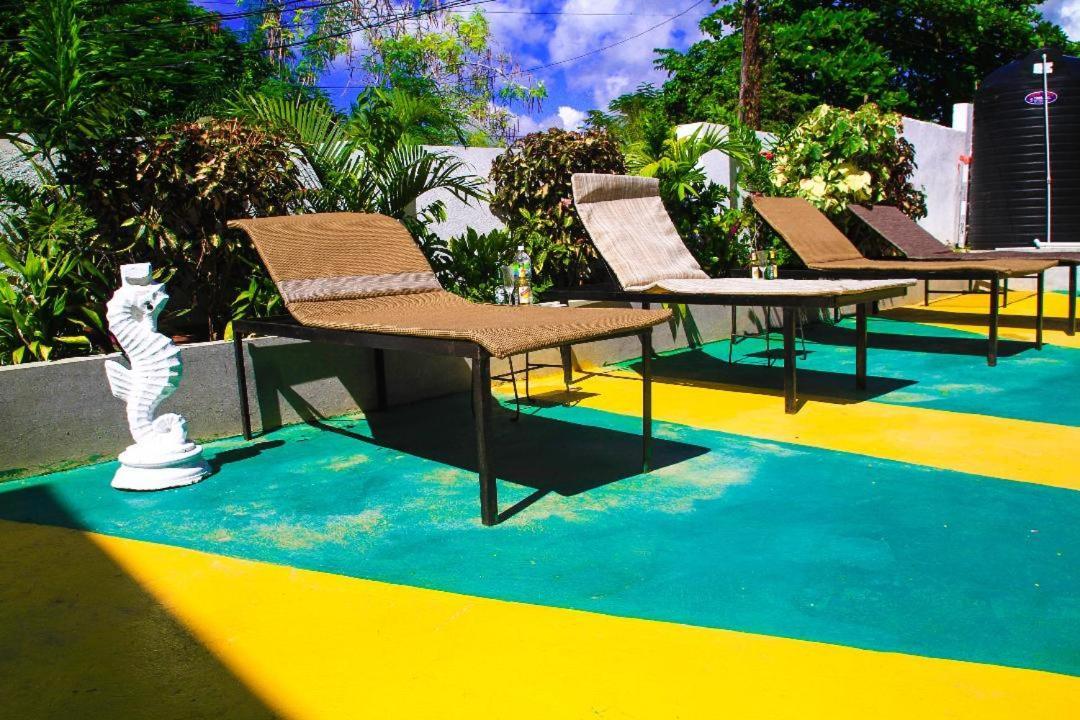 Dela De-rose Jamaica Guest house Negril