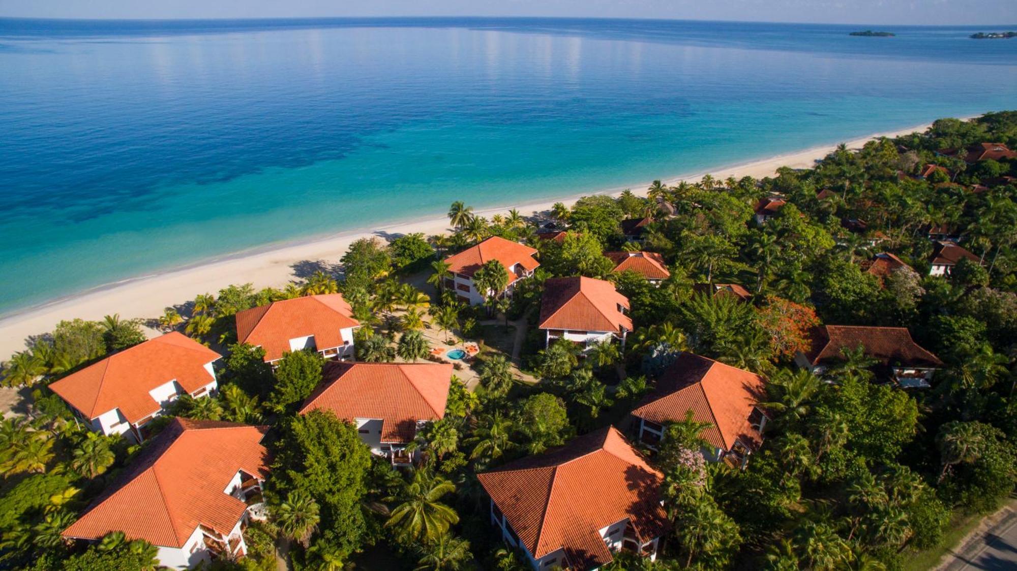 Resort Couples Swept Away (adults Only) 5*