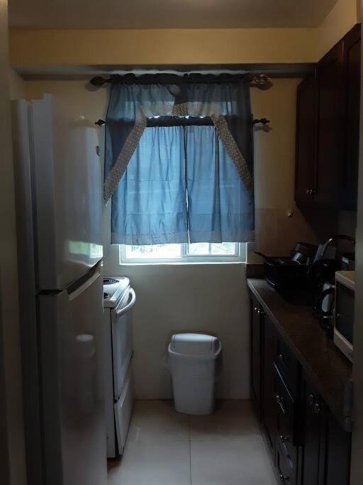 2 Bdr On 7 Mile At Club Apartment *