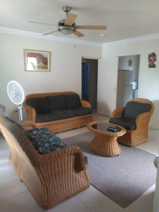 2 Bdr On 7 Mile At Club Apartment *