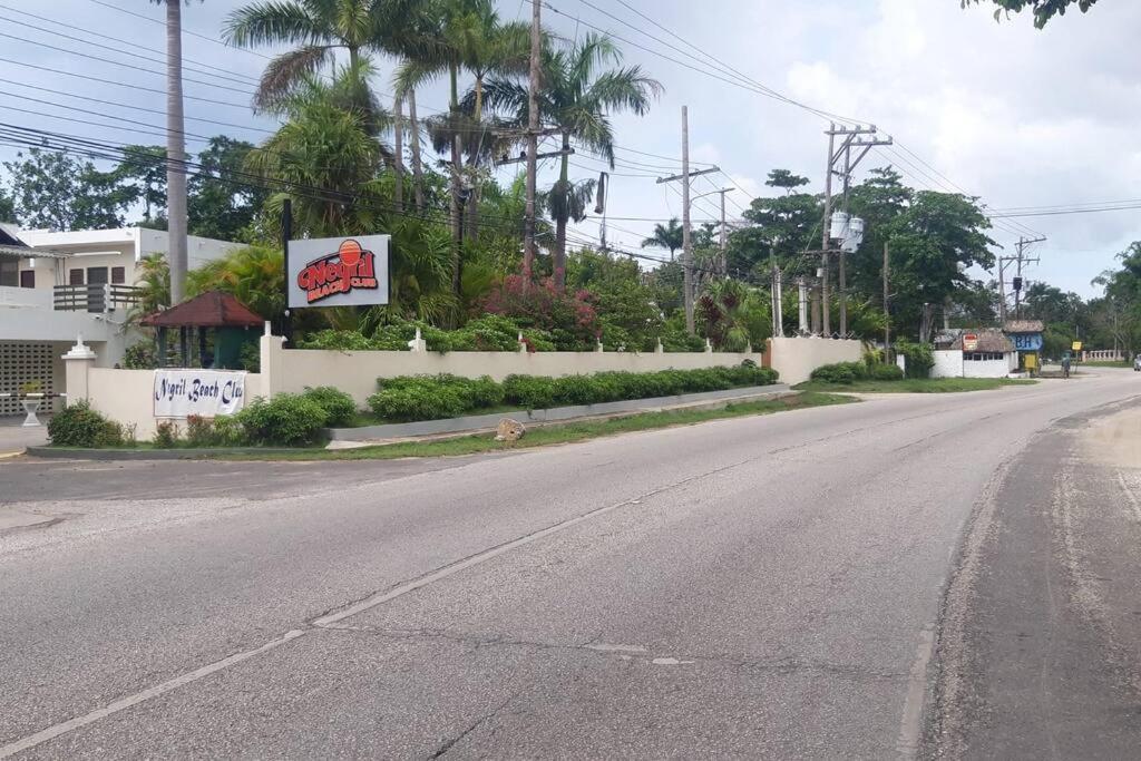 Apartment 2 Bdr On 7 Mile At Club