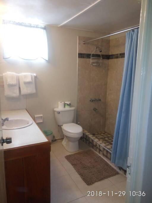 2 Bdr On 7 Mile At Club Apartment *