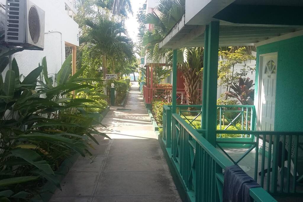 2 Bdr On 7 Mile At Club Negril