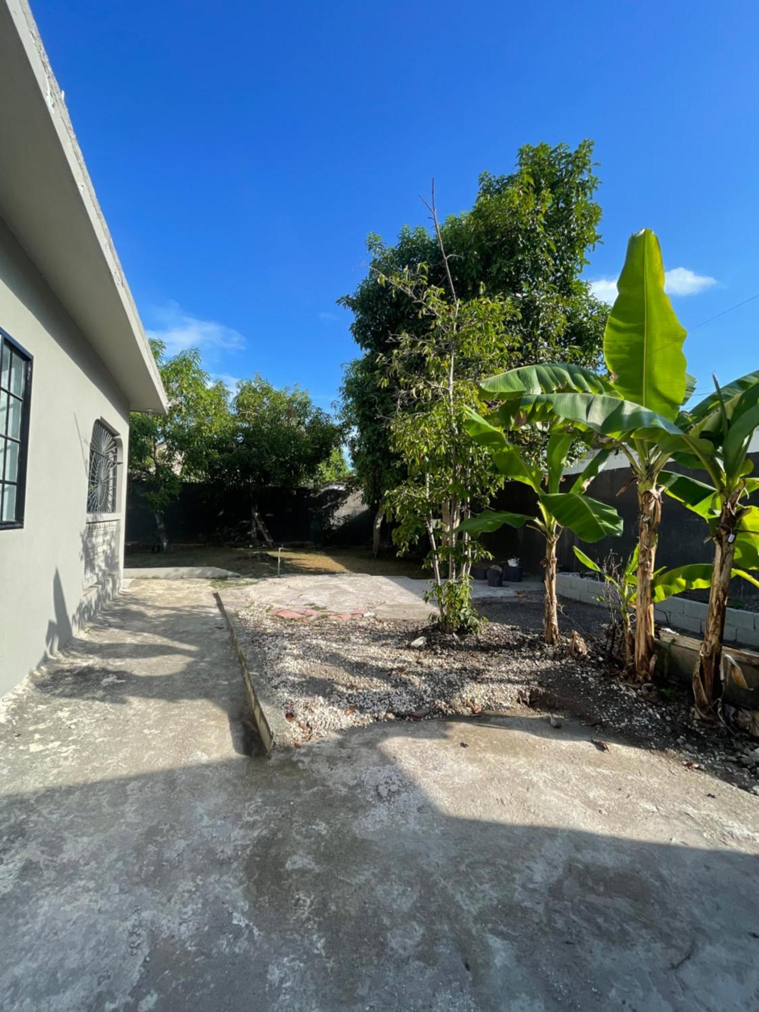 Holiday home Redy Bugs L Rustic Paradise Steps From Rick's Cafe Negril