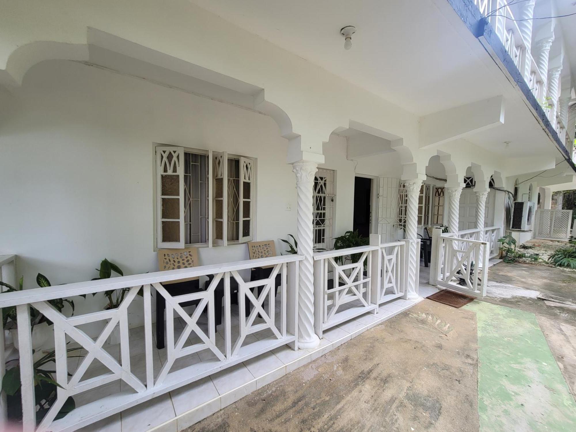 Marva's Whitehouse By Tigress 1 * Negril
