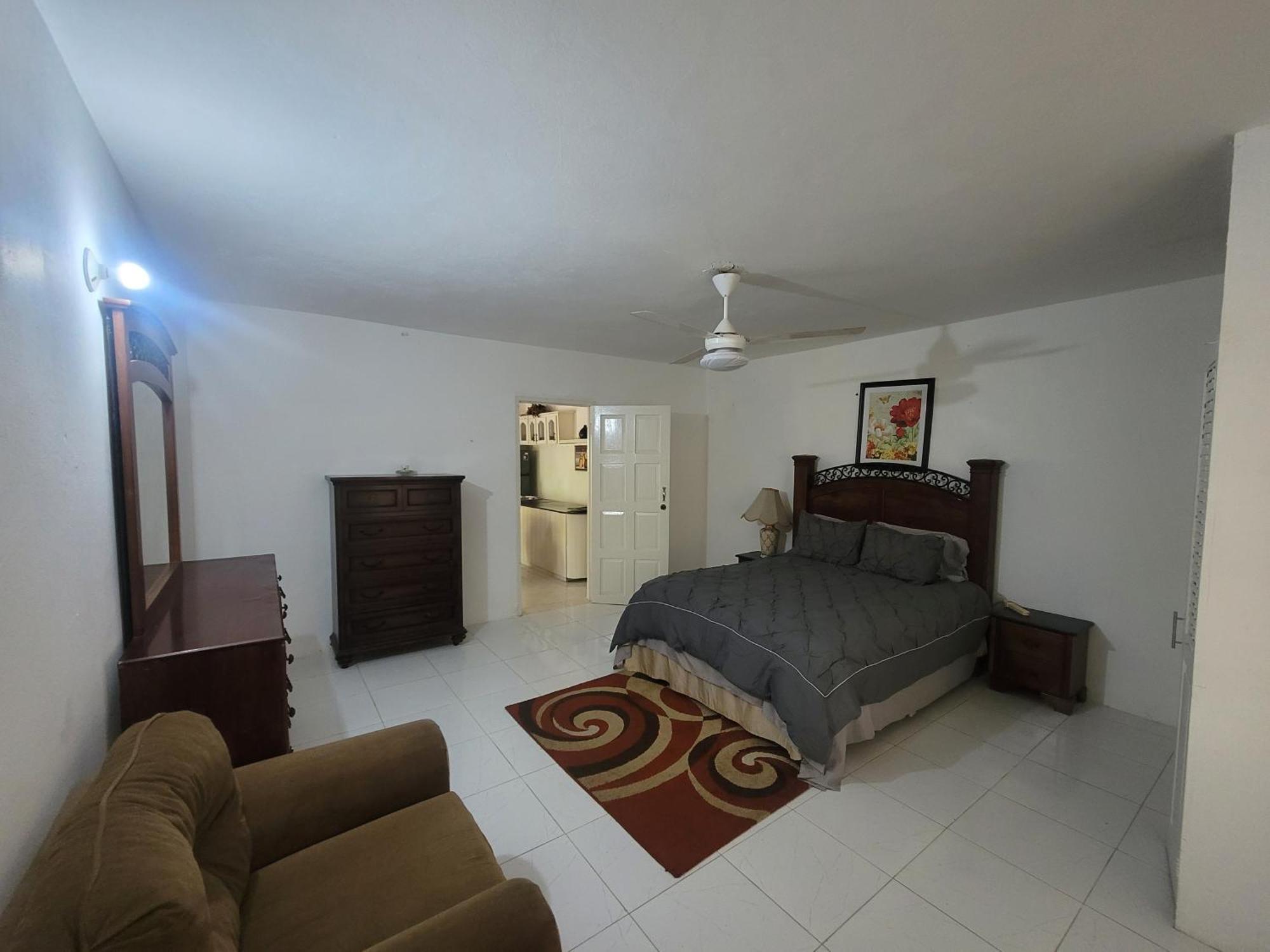 Marva's Whitehouse By Tigress 1 Apartment *