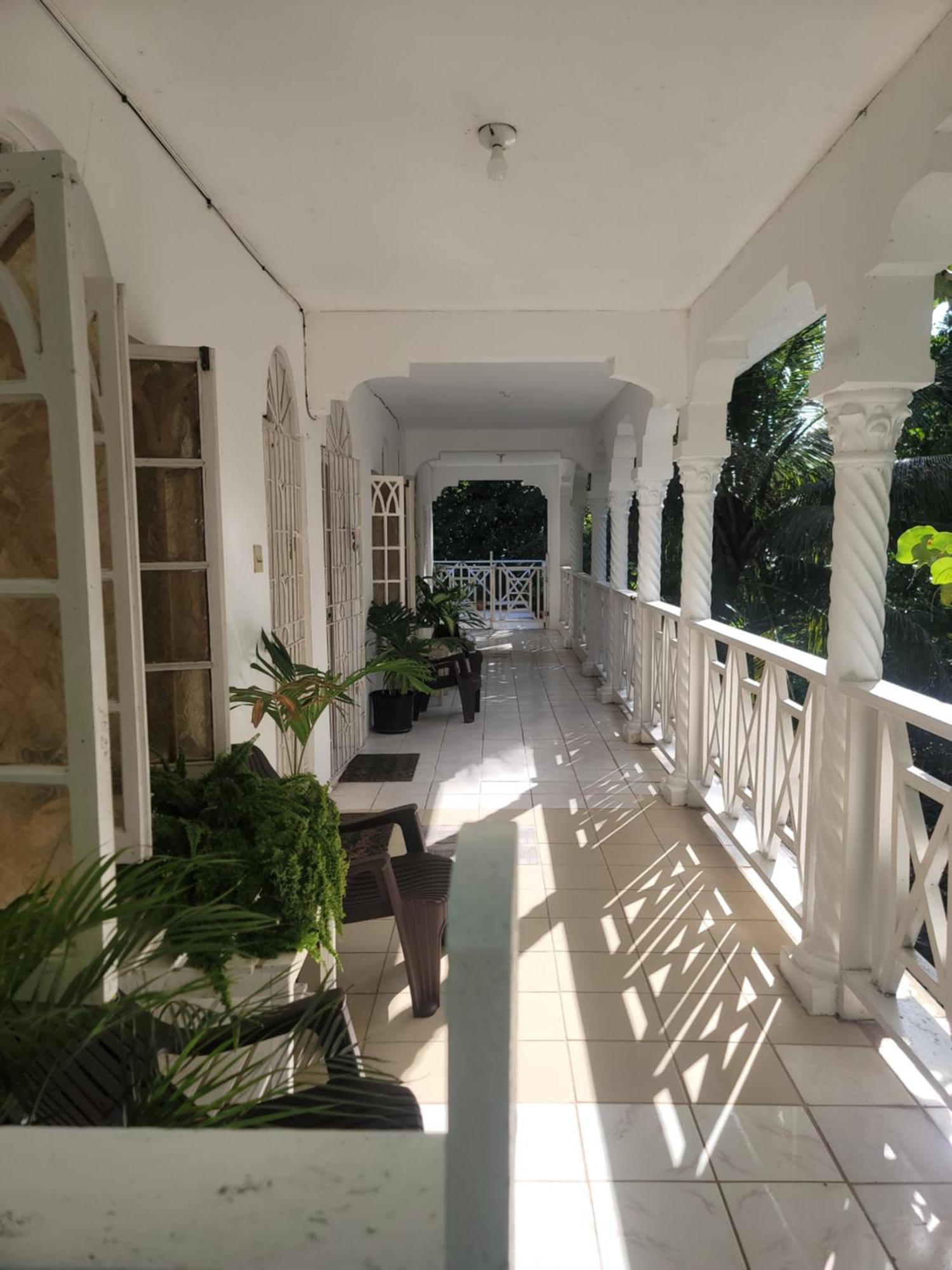 Apartment Marva's Whitehouse By Tigress 1