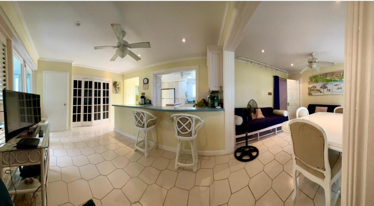 Casa Mire-lee, Seaside Serenity At 7 Miles Beach, Point Village