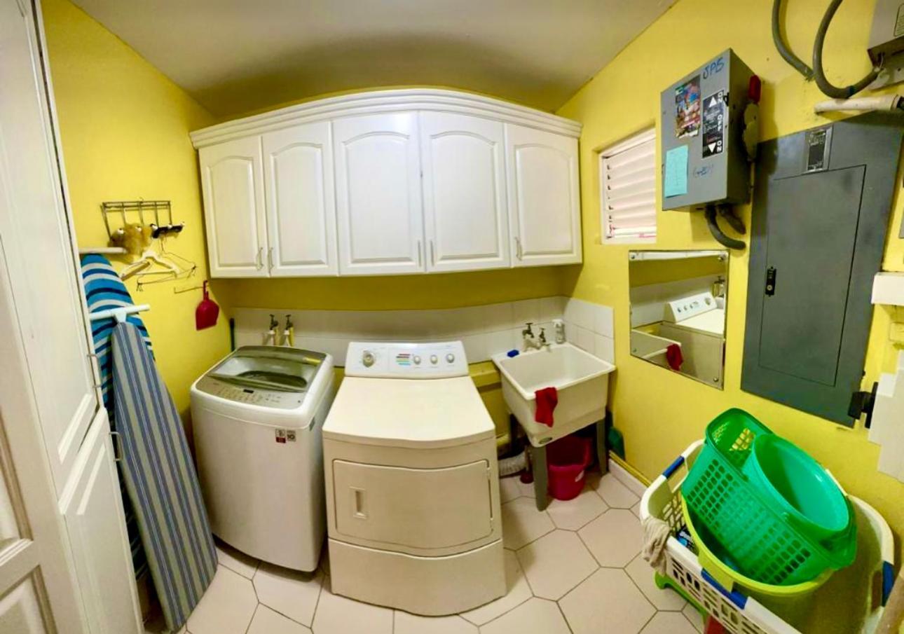 Casa Mire-lee, Seaside Serenity At 7 Miles Beach, Point Village *
