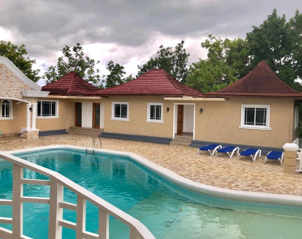 Gold Nugget Hotel Negril