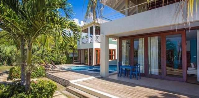 Villa Hospitality Expert Little Waters