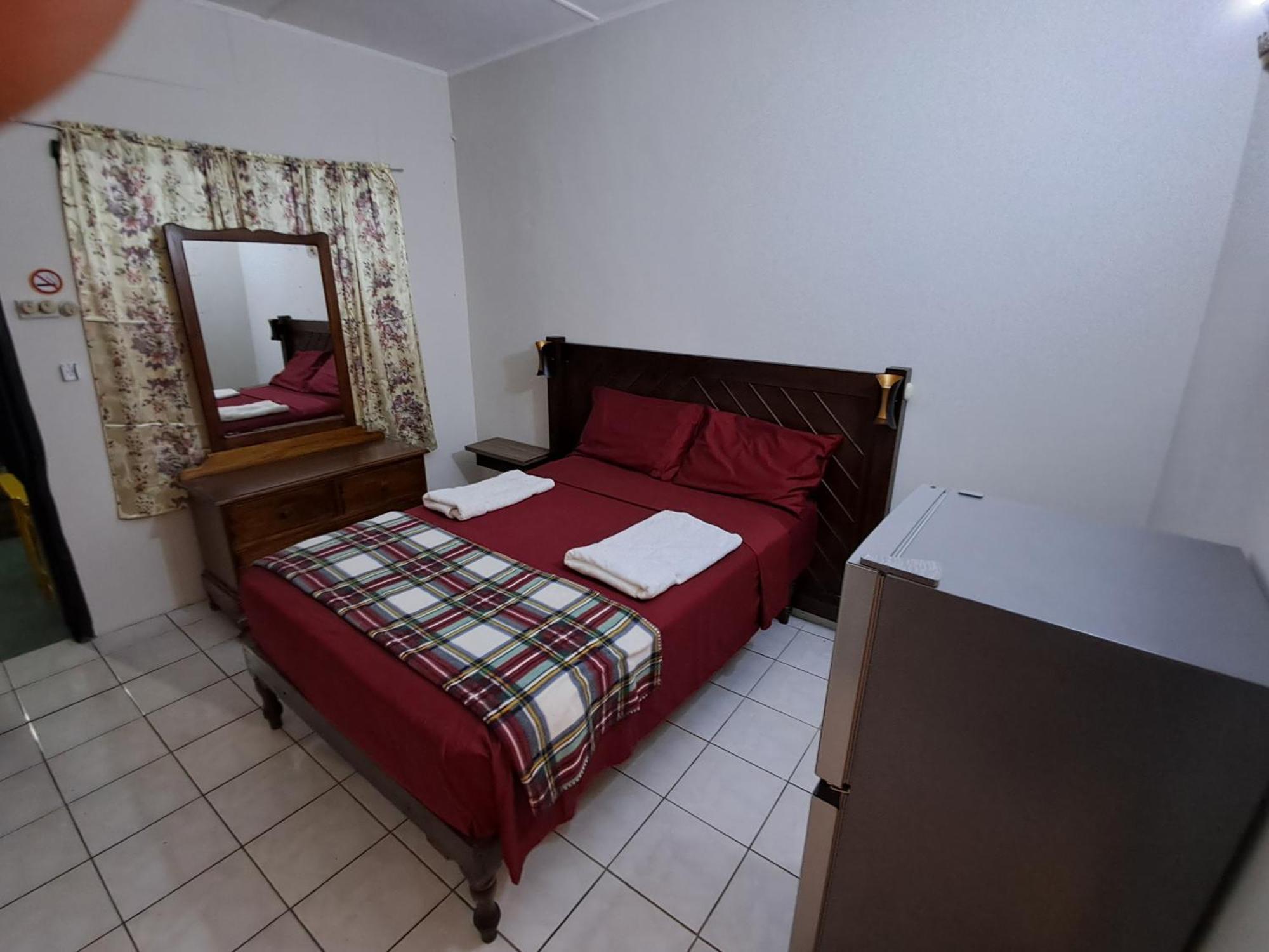 Mom's Place 4*