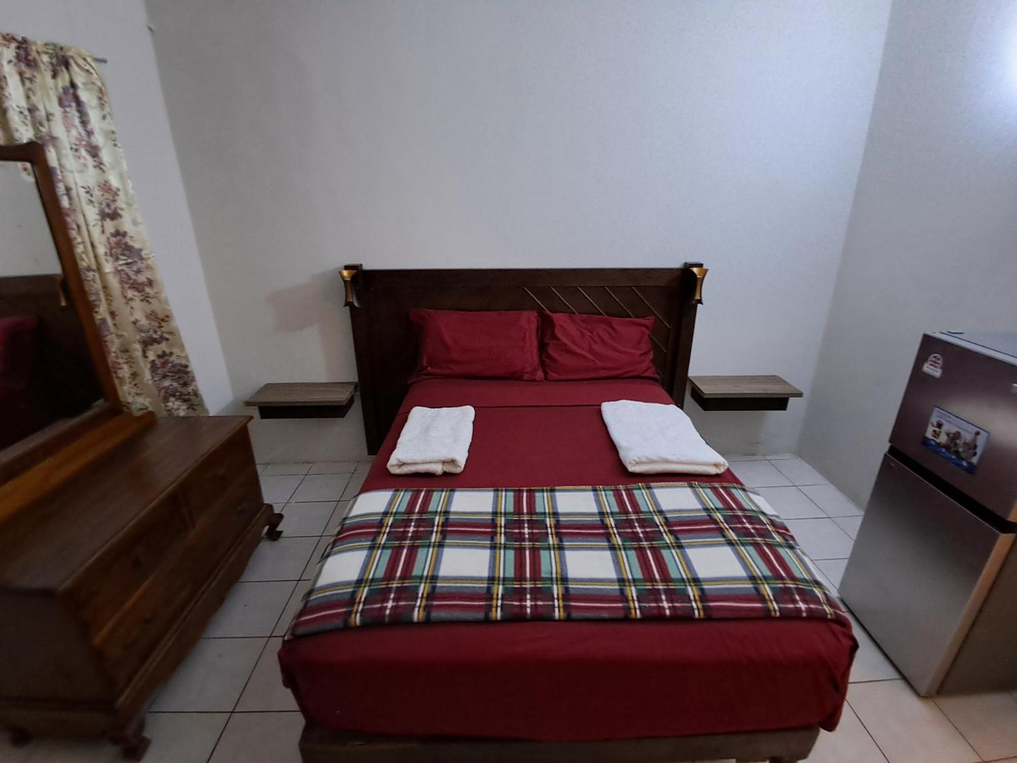 Hotel Mom's Place 4*