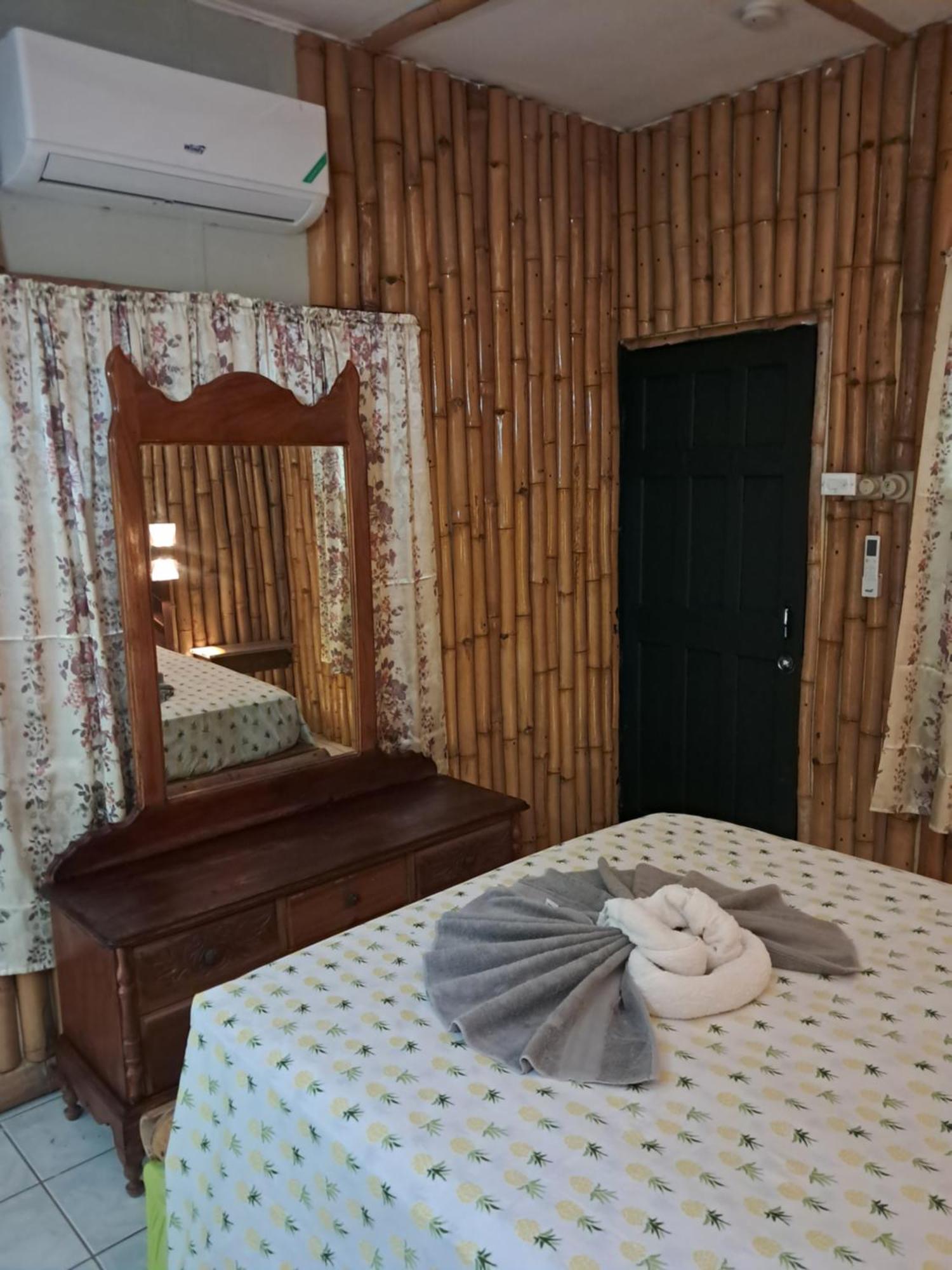 Mom's Place 4* Negril
