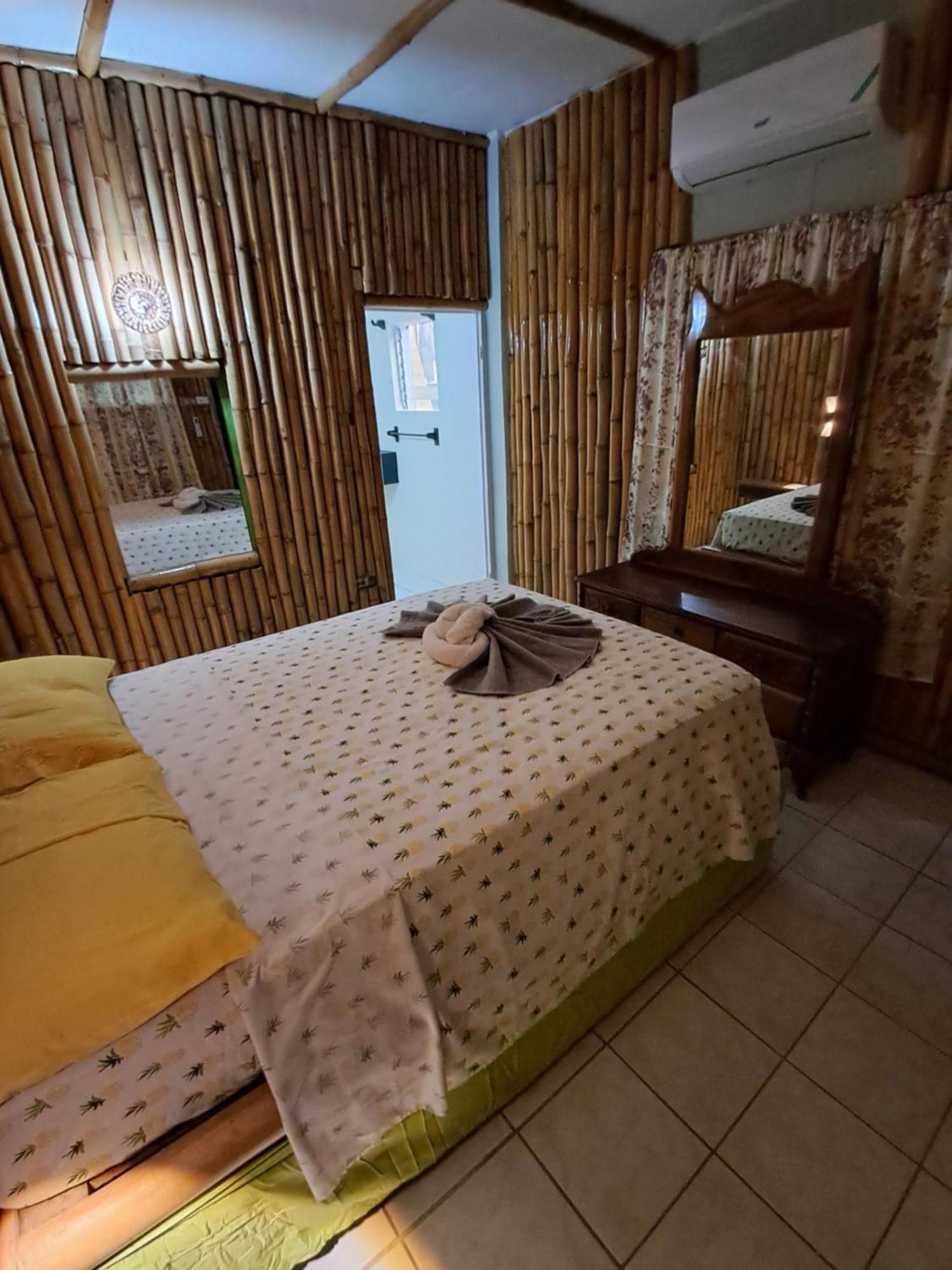 Hotel Mom's Place Negril