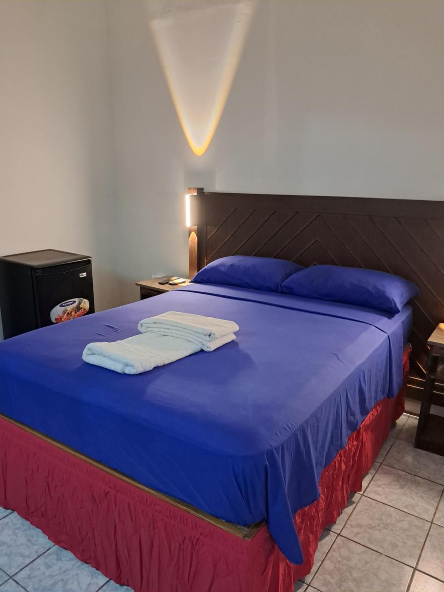 Hotel Mom's Place 4*