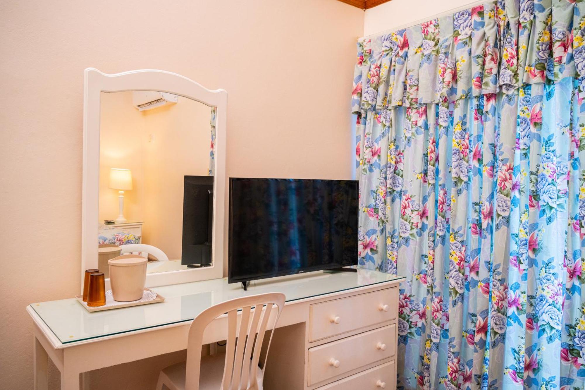 Shields Hotel Negril