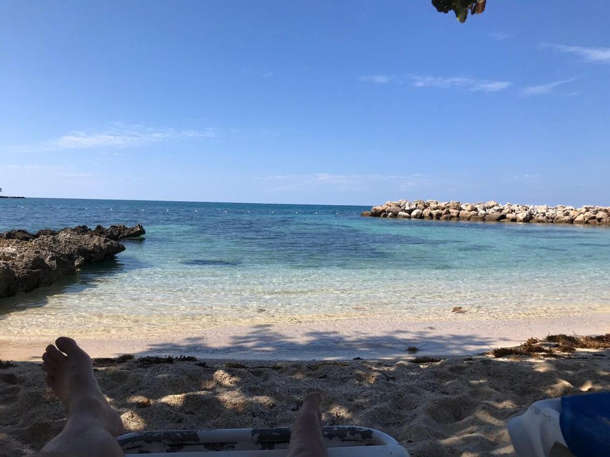 The Blue Haven -oceanfront With Pool Access * Negril