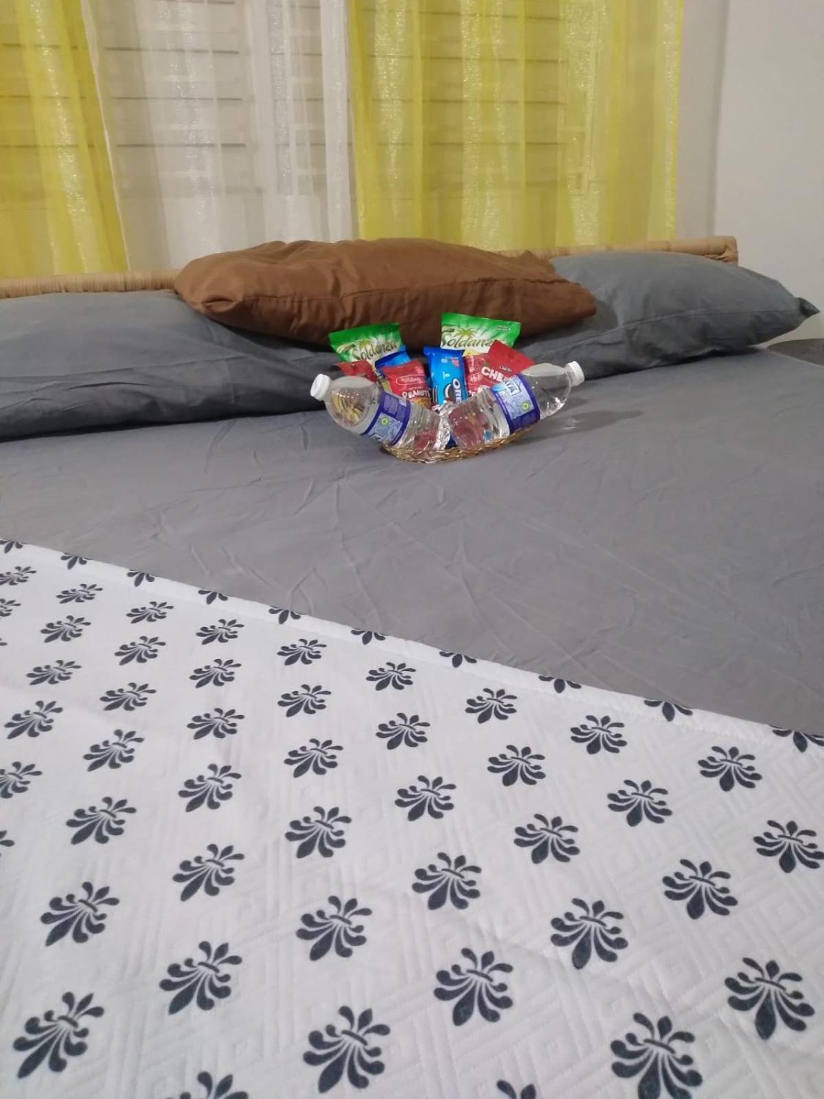 Ella * Negril