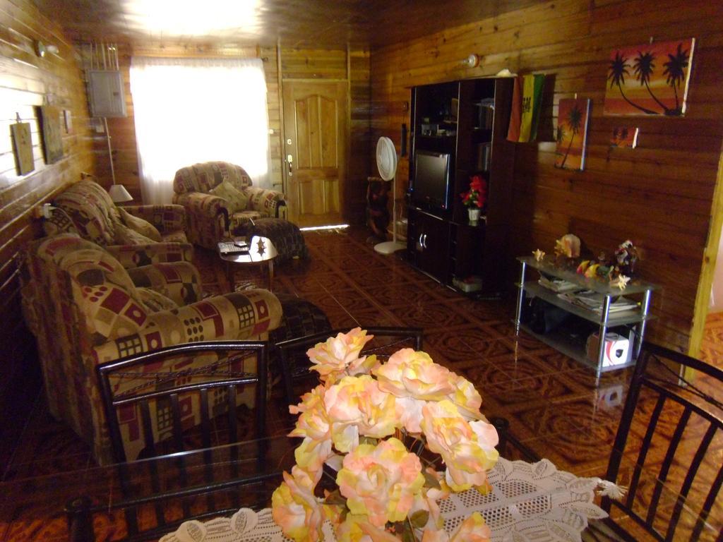 Ocean View Chalet Homestay Negril