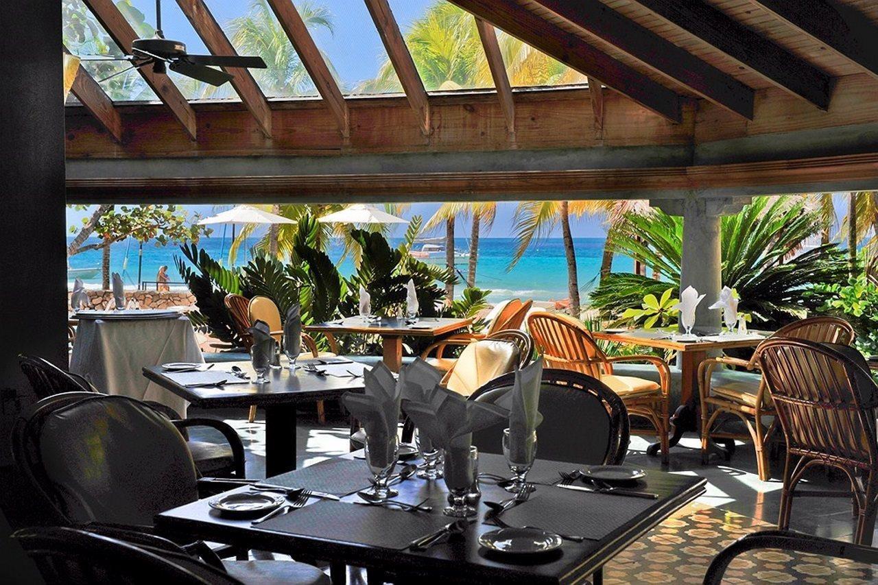 Resort Couples Swept Away (adults Only) 5*
