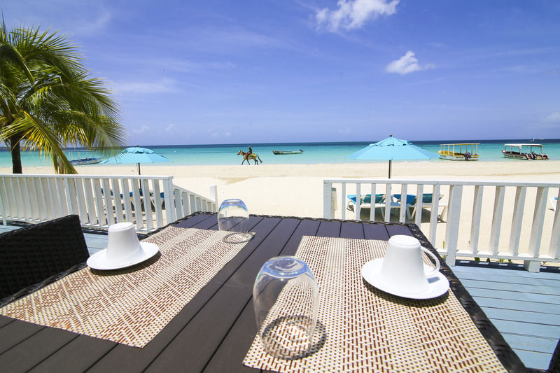 Resort Zanzi Beach 3*