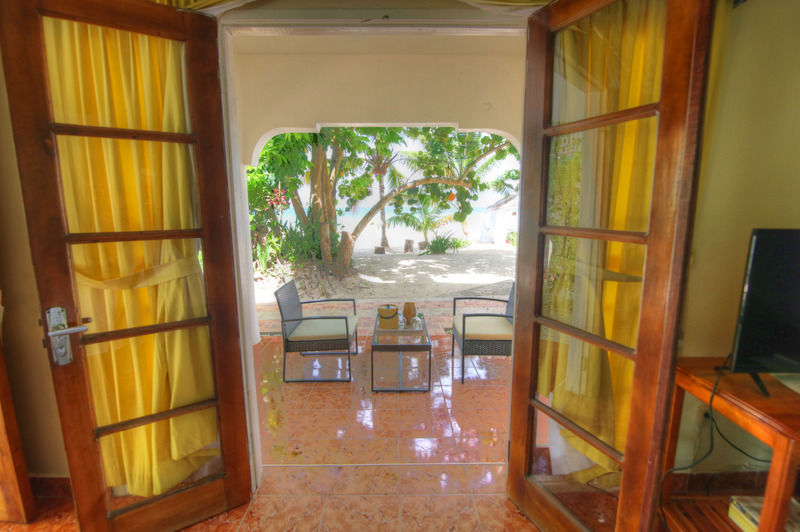 Zanzi Beach 3* Negril