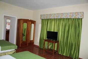 Zanzi Beach Negril