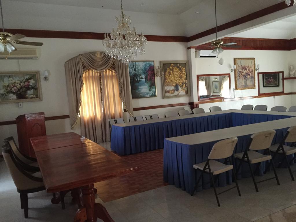Rayon Hotel