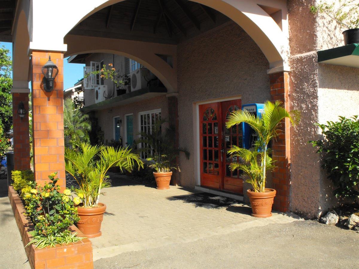 Hotel Bar-b-barn