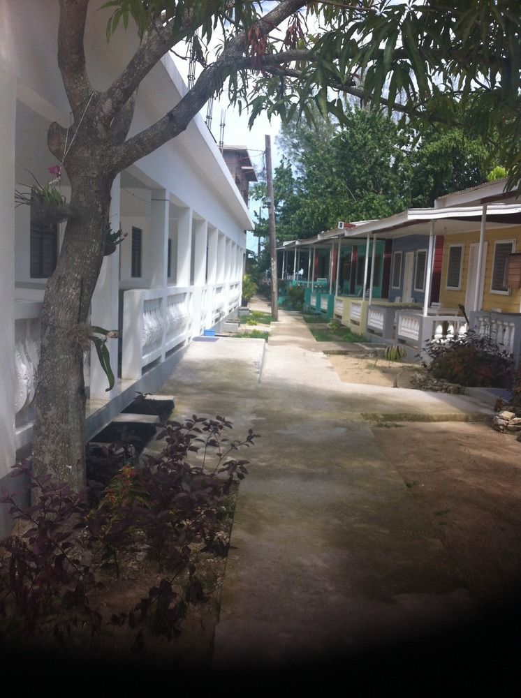 Roots Cafe * Negril