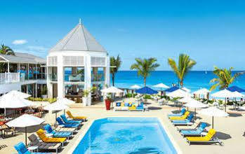 Seashore Bay Beach Hotel