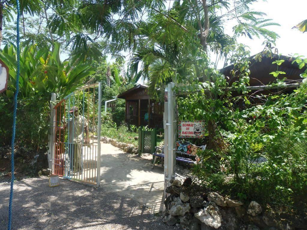 Judy House Cottages And Rooms Hostel *