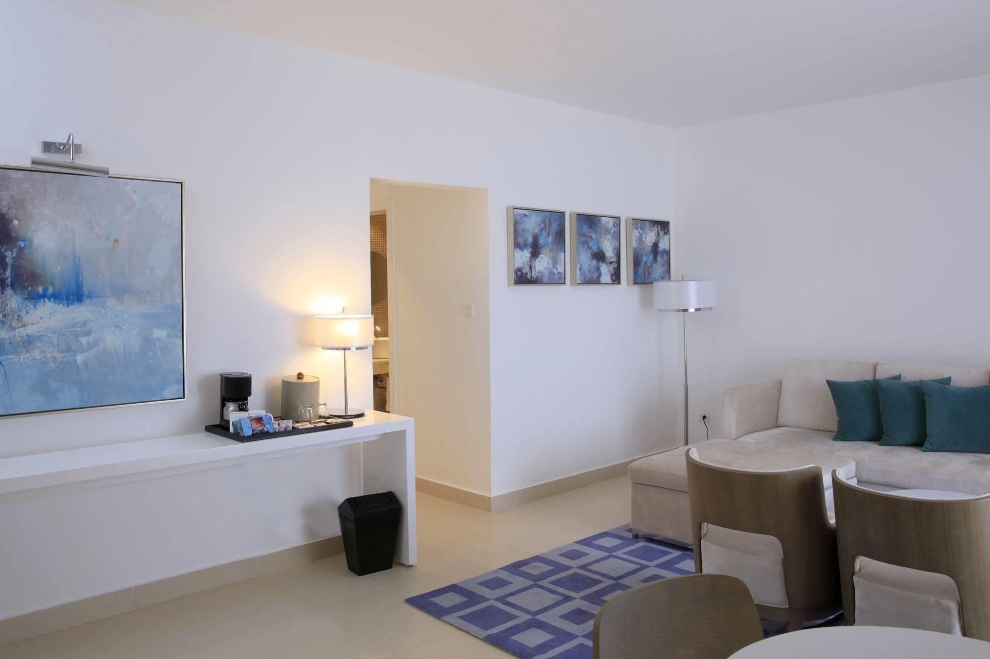 Seashore Bay Beach Hotel 4*