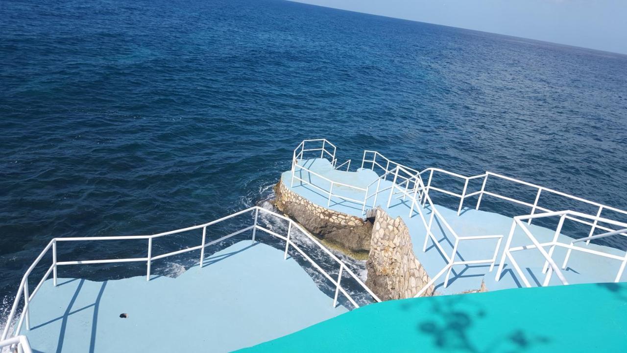 Kaiser's Hotel 4*