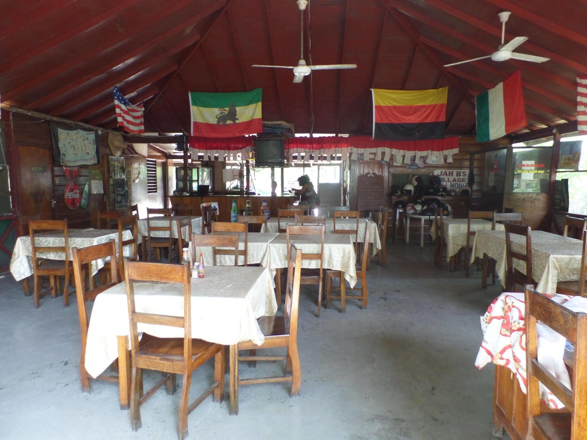 Hotel Road At Jah Bs 2*