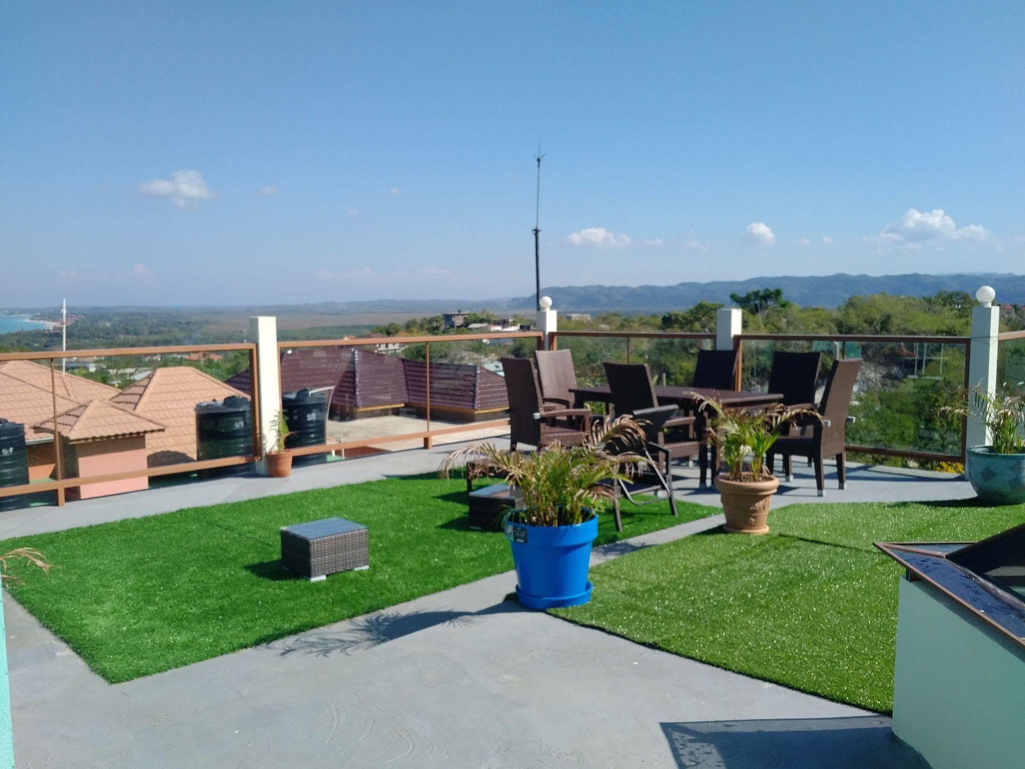 Sky Blue Hotel 3*