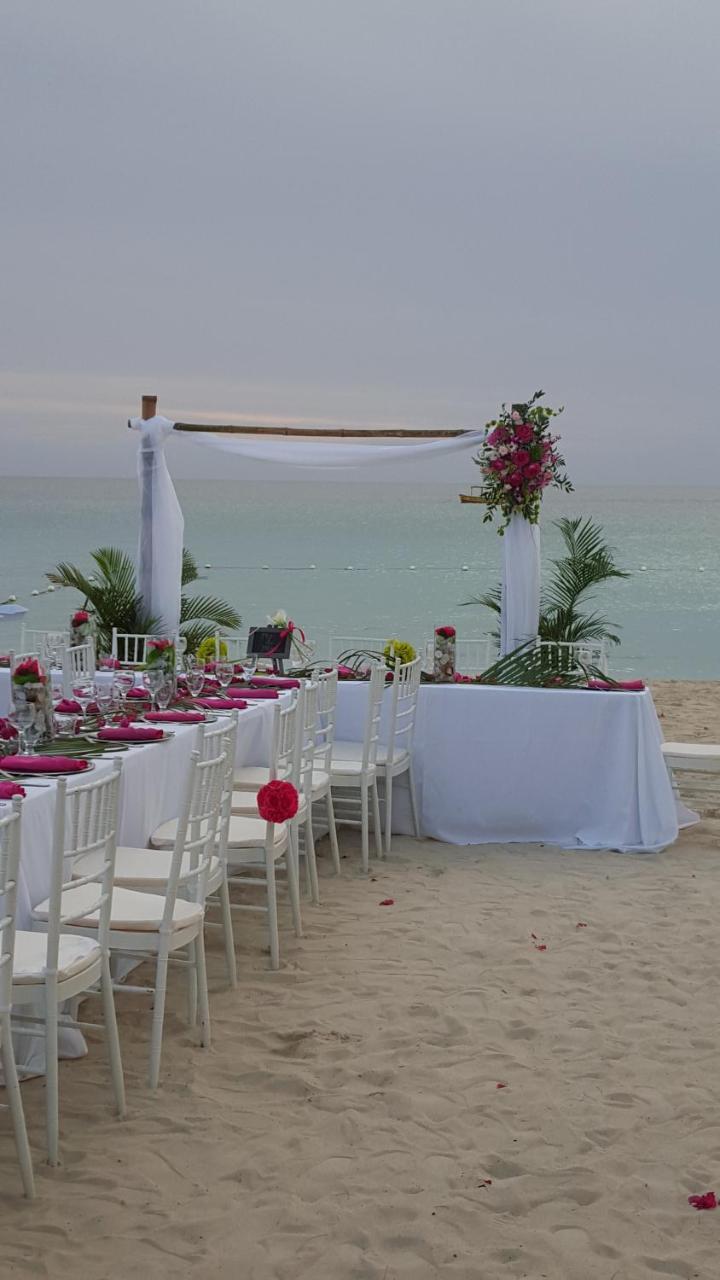 Hotel Roots Cafe Negril