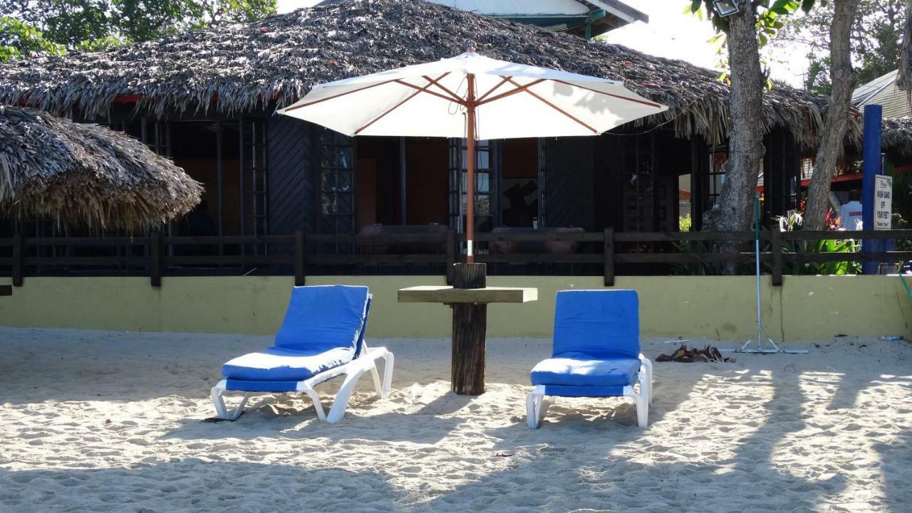 Bar B Barn Hotel