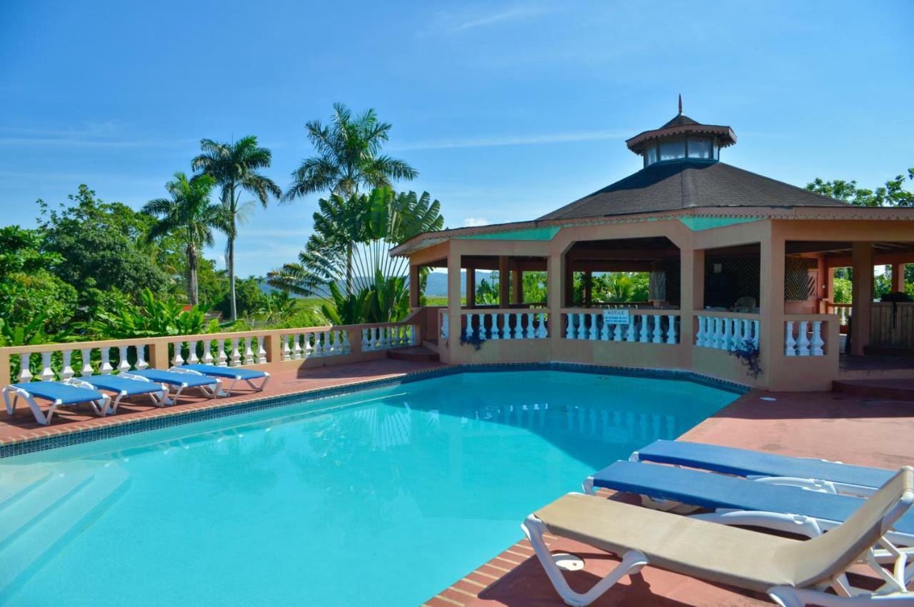 Hidden Paradise Resort 3*