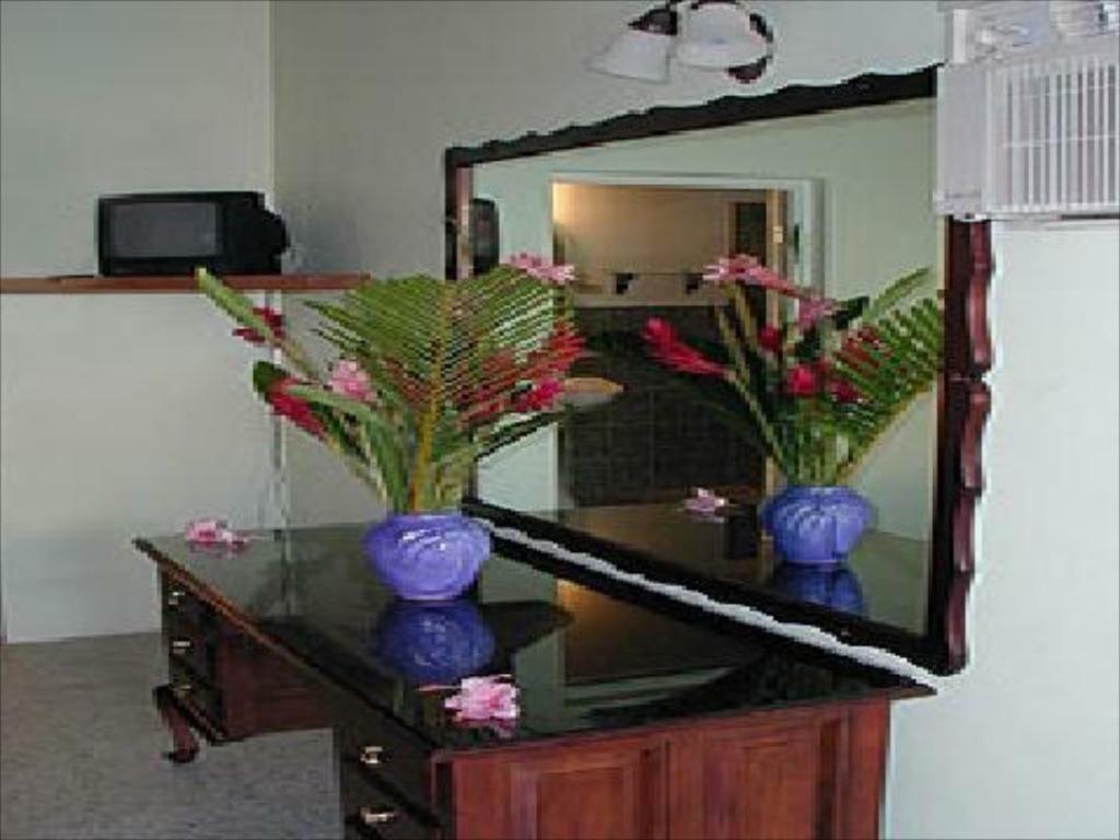 Bar B Barn Hotel