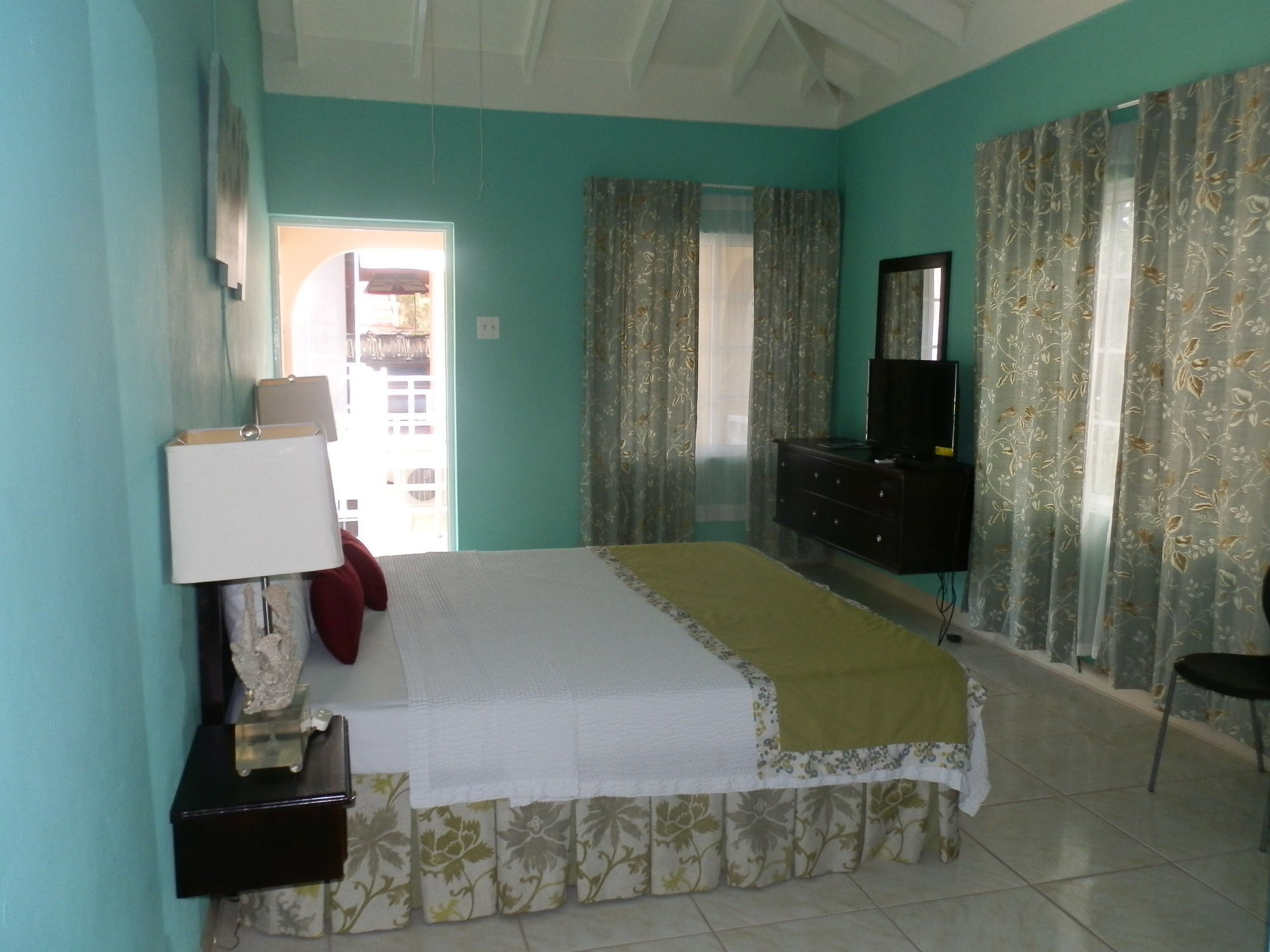 Hotel Paradise On The Rocks