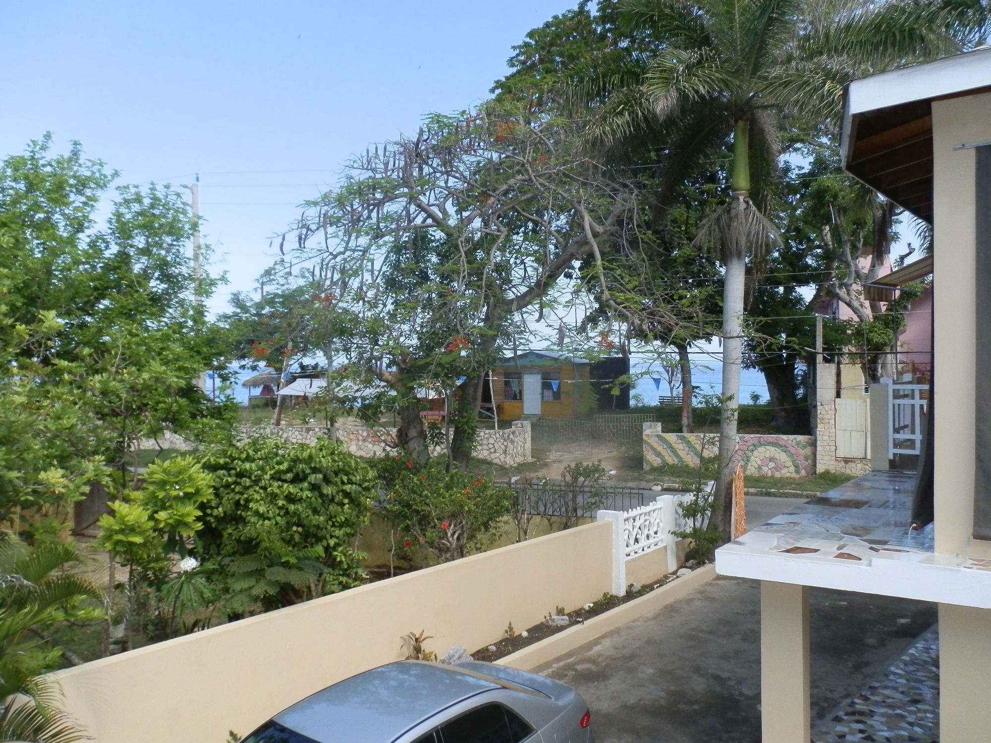 Paradise On The Rocks Hotel 3*
