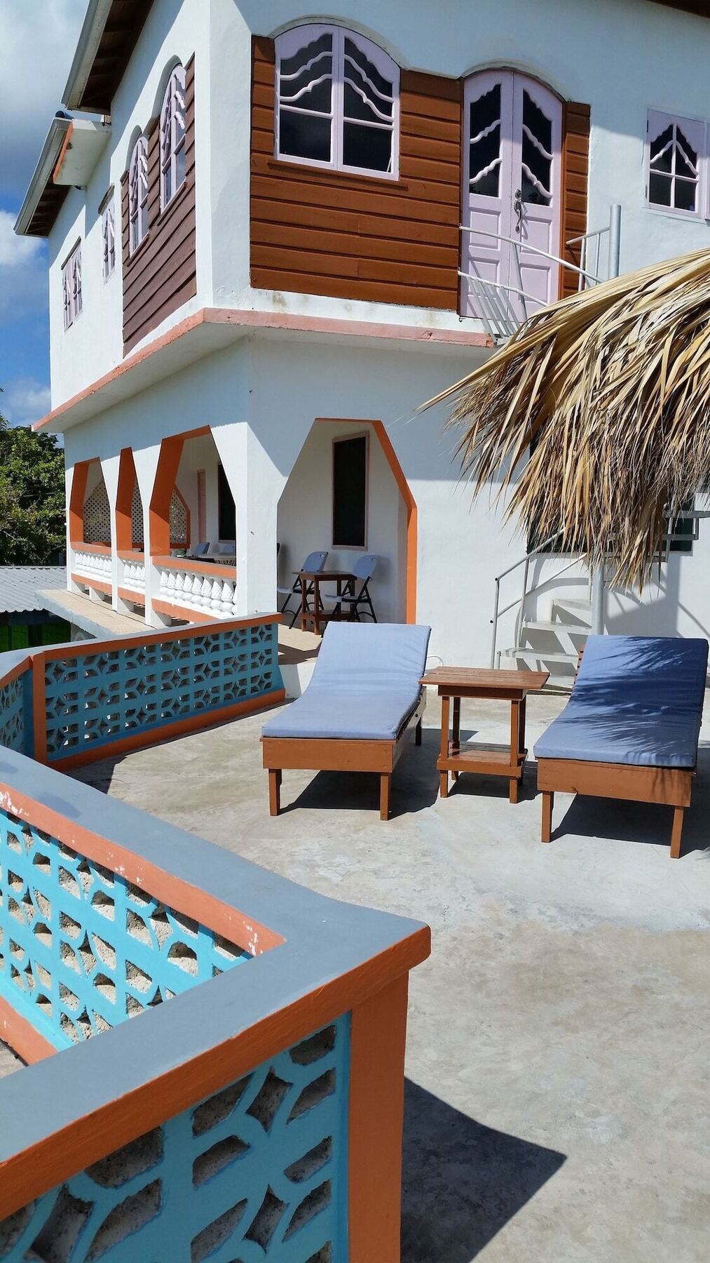 Richie's On The 2* Negril